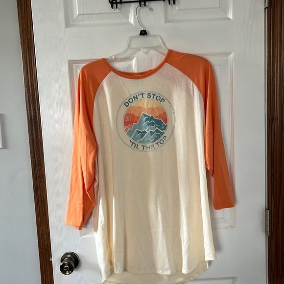 LuLaRoe Tops - LuLaRoe 3/4 Length Tee 2XL